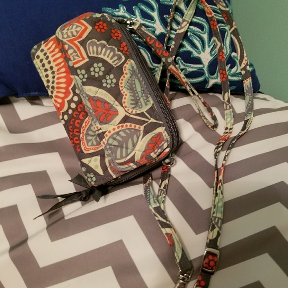 Vera Bradley Handbags - NWOT All in One Crossbody Wristlet
